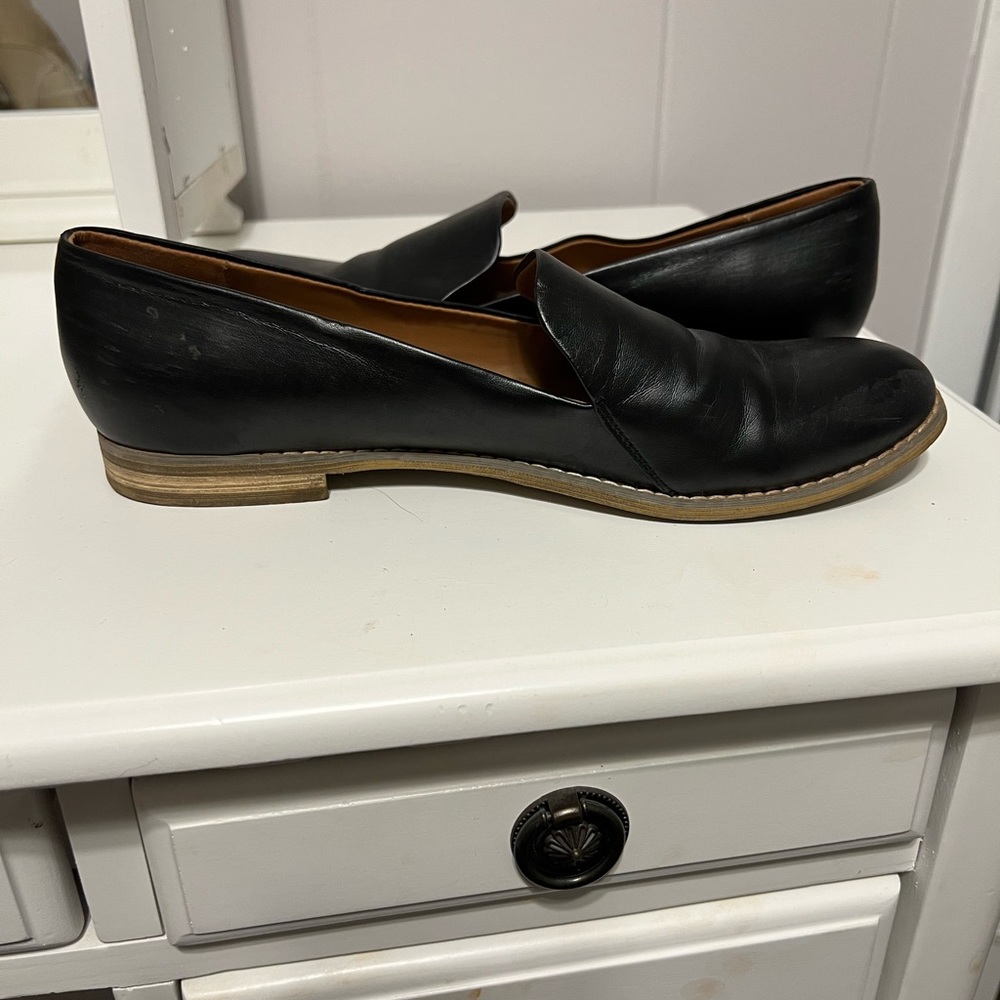 Size 10 Indigo rd. flats